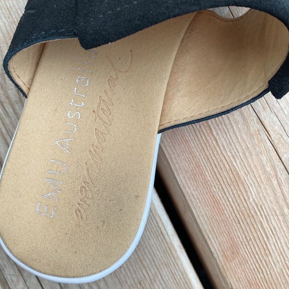 3/20$ 🛍️ Emu Australia fringe sandals - Picture 4 of 6